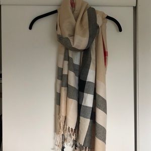 Cashmere scarf